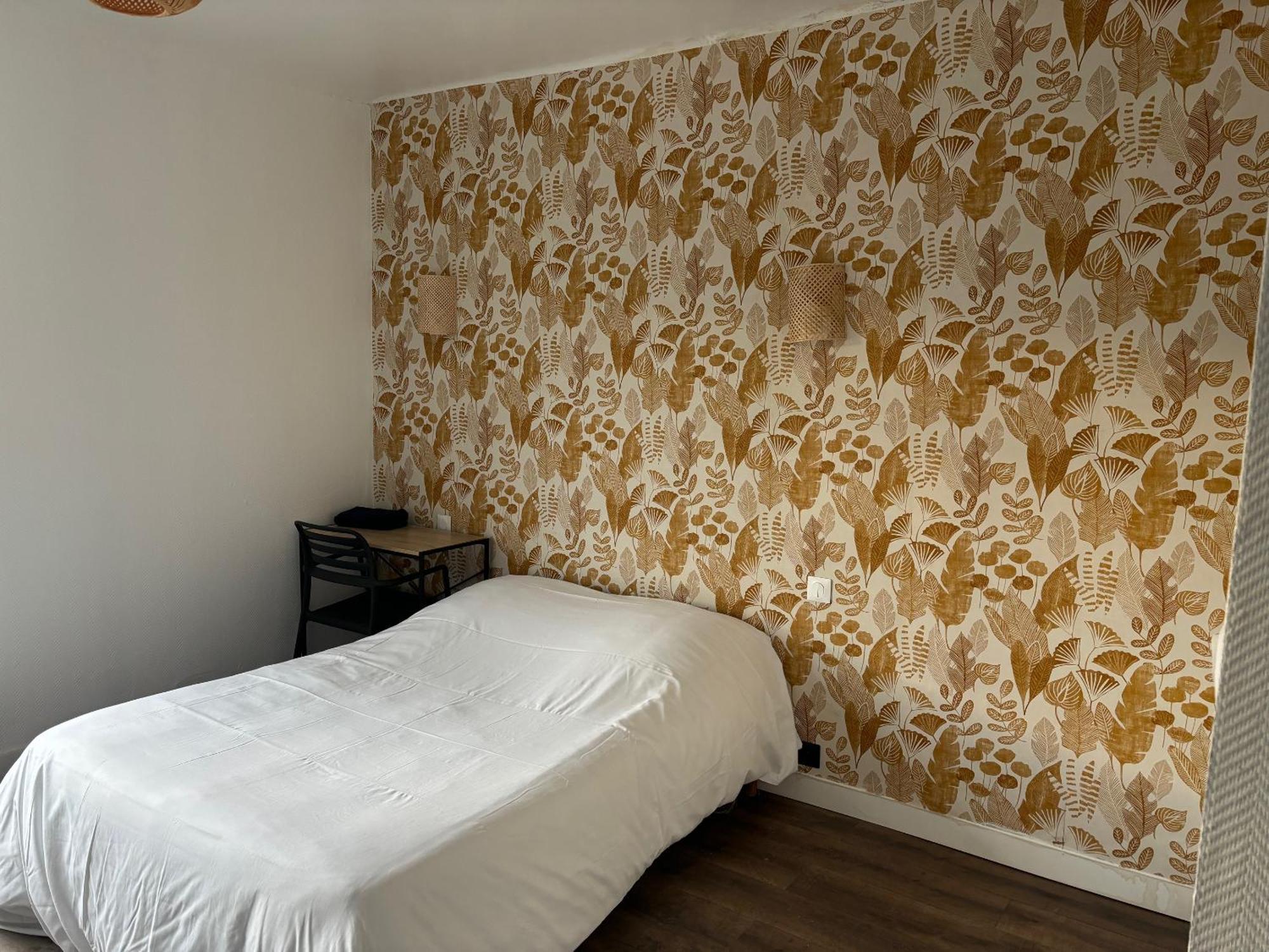 De La Gare-les Floralies Hotel *